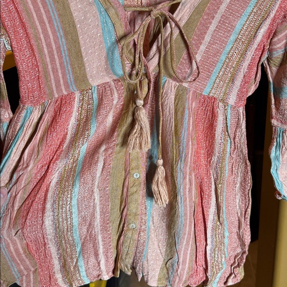 NWT En Crème Boho Metallic Stripe Peasant Top Tassel Tie V-Neck Size Small - Picture 6 of 9